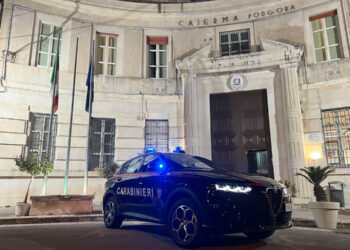 Ragusa, in auto con un manganello telescopico di tipo vietato: denunciata una 26enne