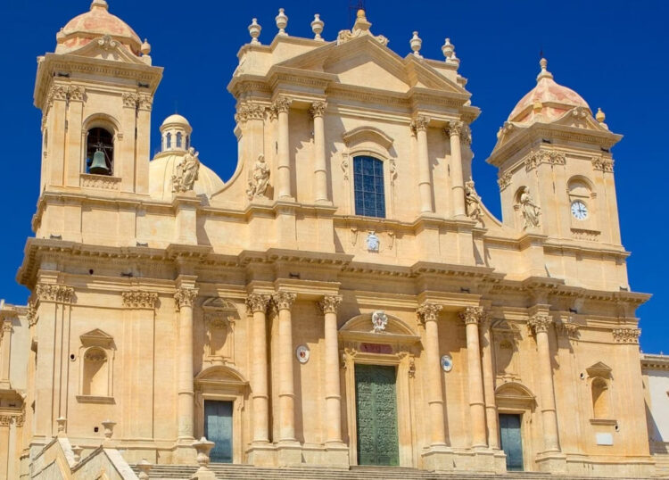 Per visitare la Cattedrale di Noto si dovrà pagare