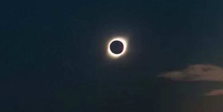 Eclissi solare totale di ieri: immagini spettacolari VIDEO