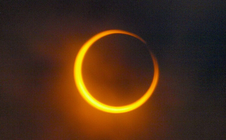 Eclissi solare totale 2024: l'8 aprile è caccia al Sole nero