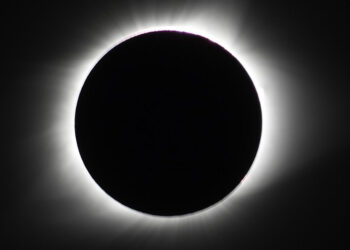 Eclissi solare totale 2024 ad aprile: dove sarà visibile il Sole nero