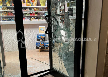 Furto con scasso nella notte a Comiso