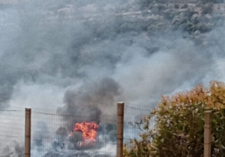 Grosso incendio a Lodderi, periferia di Scicli