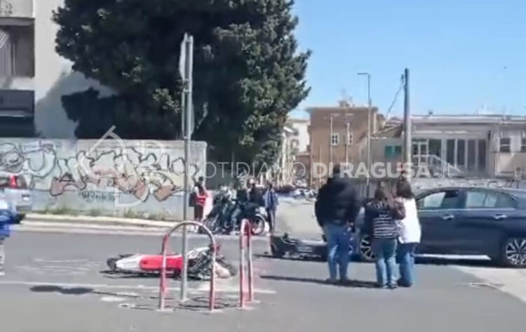 Incidente Modica, scontro auto-moto: ragazzo in ospedale