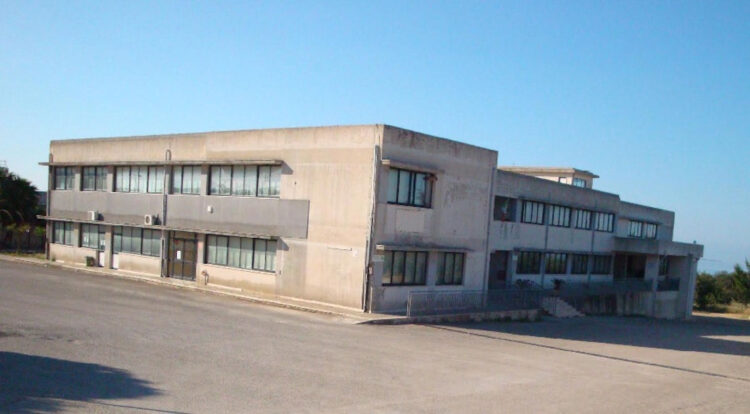 Furto all'Istituto Agrario di Scicli, rubati trattori e attrezzature agricole: colpo da 150 mila euro