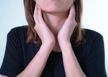 Mal di gola che non passa: cause, sintomi e rimedi