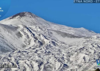 25 aprile, neve sull'Etna