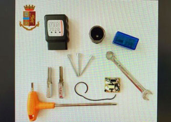 Ragusa, in auto strumenti per forzare le serrature: denunciati 4 catanesi