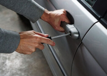 Vittoria, rubano autovettura: arrestati due vittoriesi