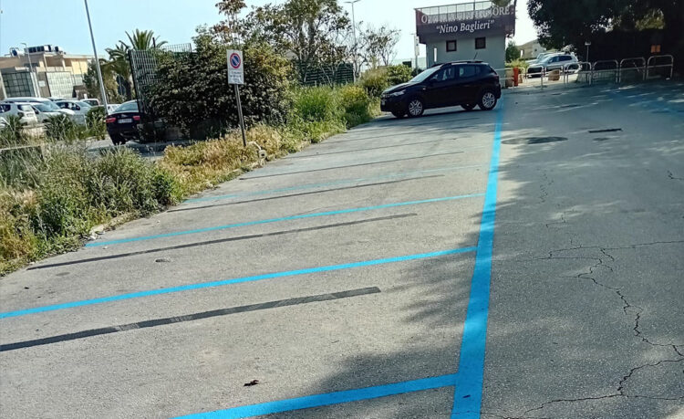 Modica, nuove strisce blu vicino all'ospedale: parla il sindaco