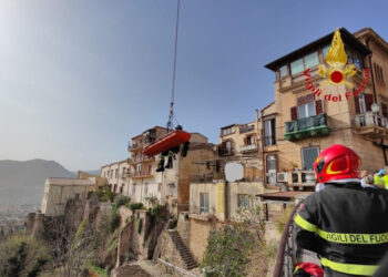 Tenta di togliersi la vita lanciandosi dal belvedere di Monreale: salvata