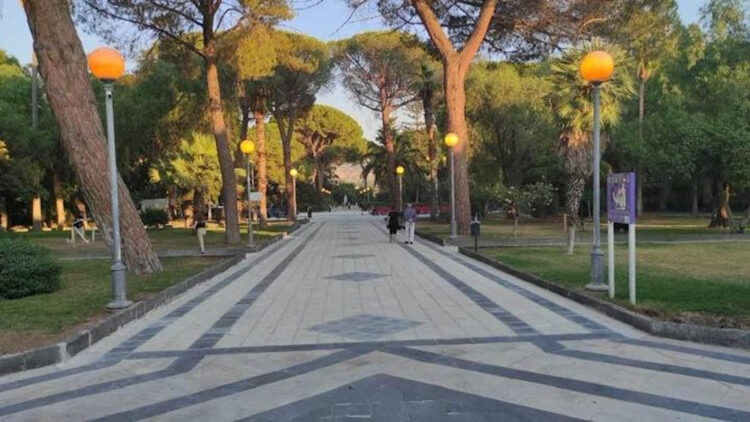 Furto alla Villa Comunale di Vittoria: rubata una scultura