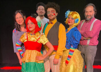 Sbagliando s'inventa: l'omaggio gioioso di G.O.D.o.T. a Gianni Rodari e alla pace