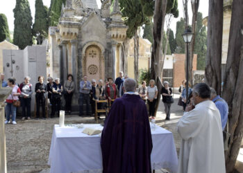 San Giorgio a Ragusa: pellegrinaggio dei fedeli al cimitero di Ibla