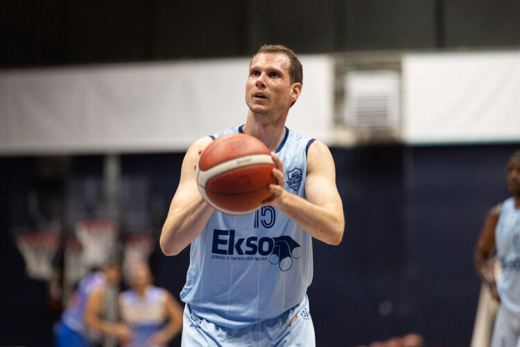 La guardia della Virtus Ragusa presenta gara-1 della serie con Milazzo