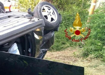 Non rientra, parenti lo cercano e vedono auto giù da un ponte, muore Stefano Velea di 20 anni