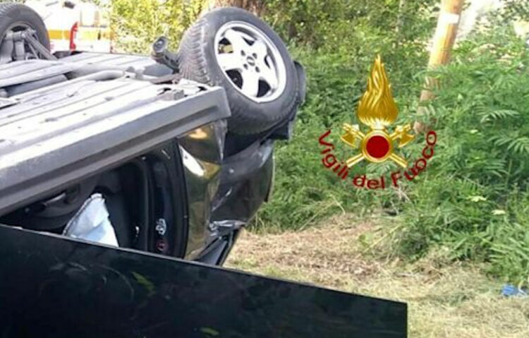 Non rientra, parenti lo cercano e vedono auto giù da un ponte, muore Stefano Velea di 20 anni