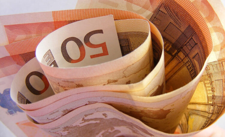 Bonus ponte 500 euro, a chi spetta: nuovi limiti ISEE per ADI 2025