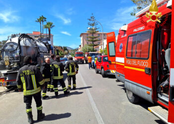 Incidente sul lavoro a Casteldaccia: i 5 operai sono morti uno dietro l'altro calandosi in un tombino