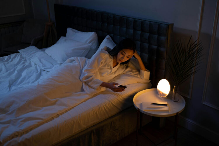 Ti capita spesso di svegliarti di notte? Non è solo insonnia: ecco cosa potrebbe essere