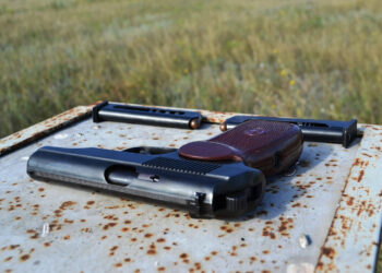 Comiso, ragazzi sparano per gioco: ragazza ferita ad un occhio