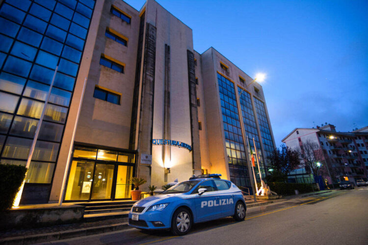 Polizia Ragusa: 6 misure cautelari per favoreggiamento ingresso extracomunitari
