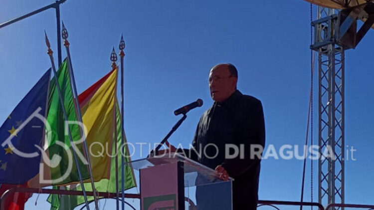 Renato Schifani in ospedale dopo incidente stradale: già dimesso