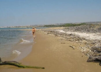Marina di Ragusa, vietato fare il bagno nella spiaggia degli americani