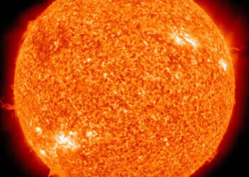 Tempesta solare sulla Terra: rischi per Gps e telefoni