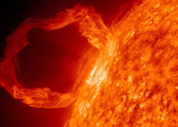 Una forte tempesta solare in arrivo: potrebbe colpire la Terra nel weekend