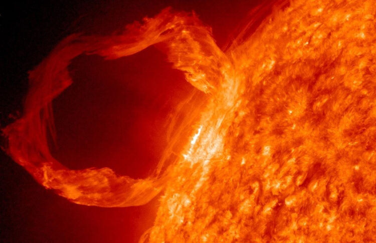 Una forte tempesta solare in arrivo: potrebbe colpire la Terra nel weekend
