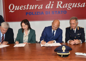 Bullismo, cyberbullismo e dipendenze patologiche: Protocollo d'intesa tra Questura, Asp e scuole