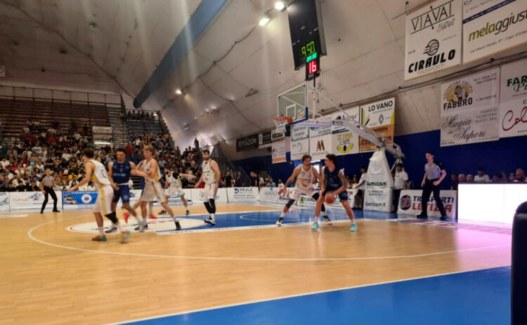 La Virtus Ragusa finisce la benzina: Capo d’Orlando vince gara-1 all’overtime
