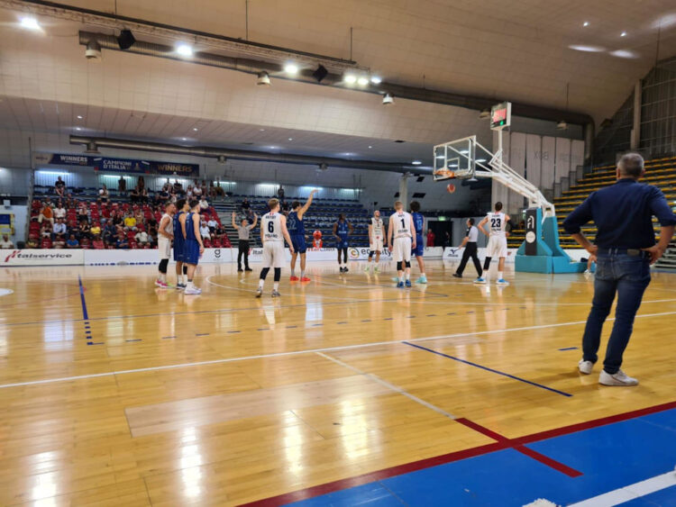 Pesaro buca la difesa della Virtus Ragusa e trascina lo spareggio a gara-3