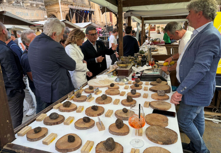 Fiera mercato del tartufo a Chiaramonte Gulfi: il tartufo di nicchia