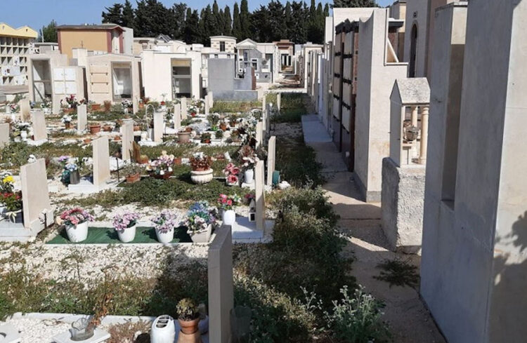 Ragusa, commemorazione dei defunti: bus navetta gratuito per i cimiteri