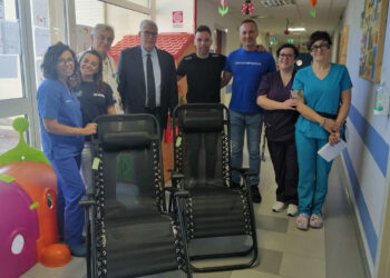 Ospedale: 10 poltrone relax donate alla pediatria di Vittoria