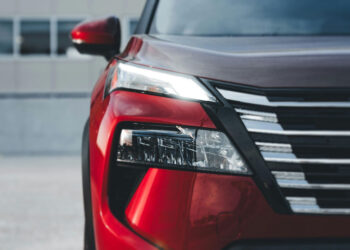 Perché i fari fendinebbia sono essenziali per una guida sicura: Illuminare il percorso in condizioni difficili