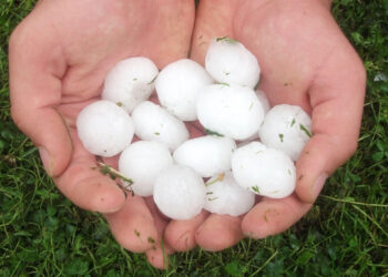 Maltempo con temporali e grandine al Nord e caldo bollente al Sud: 40 gradi in Sicilia
