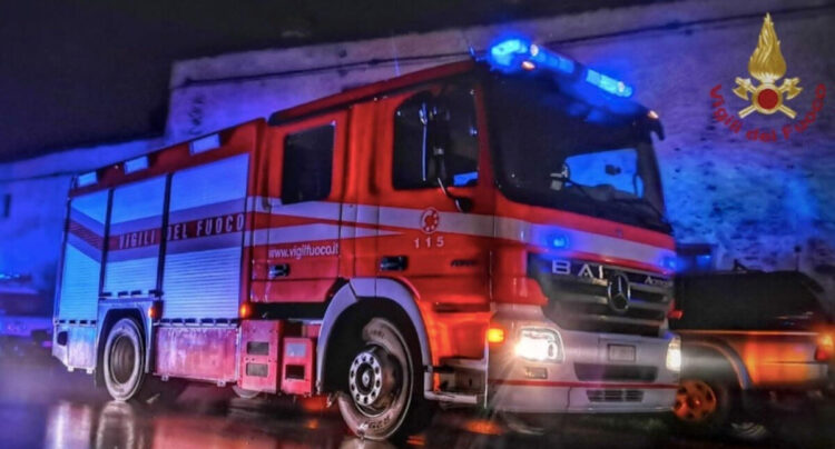 Paura a Comiso, salvata donna dopo principio incendio in abitazione