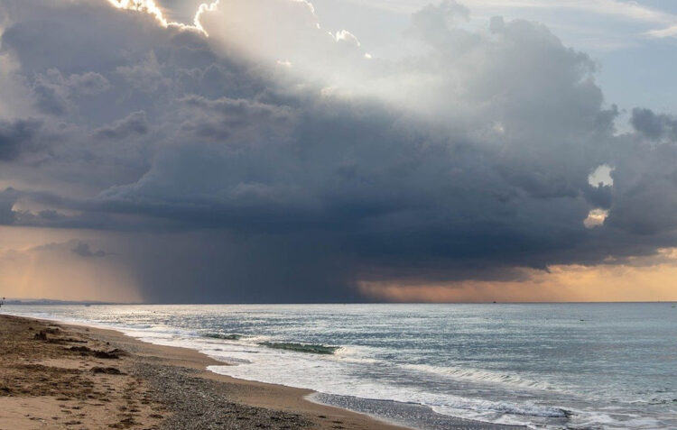 Maltempo in Sicilia: temporali sparsi e pulviscolo sahariano