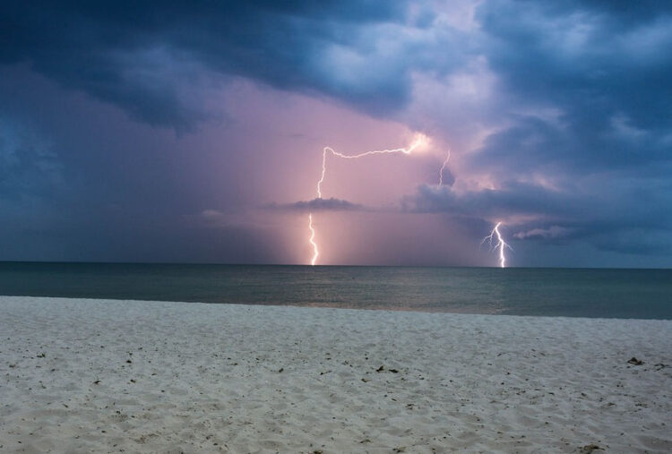 Maltempo in Sicilia per vortice mediterraneo: temporali e temperature in calo