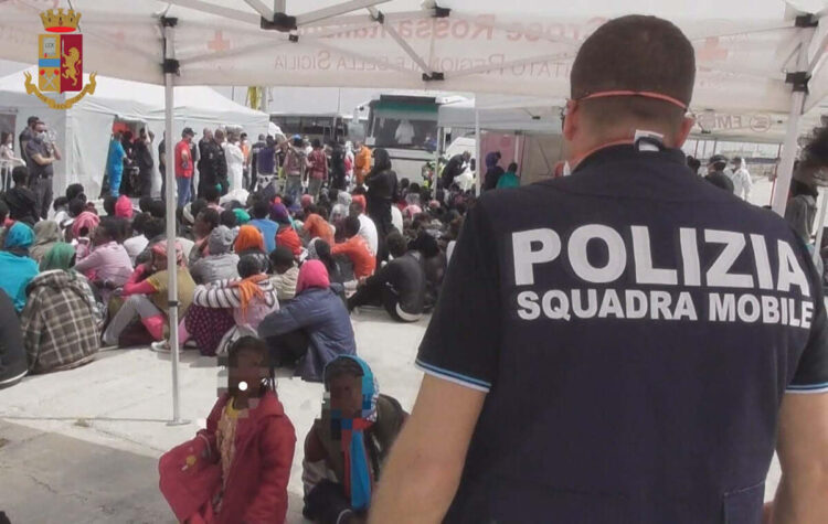 Sbarco di 49 migranti a Pozzallo: identificati 3 scafisti