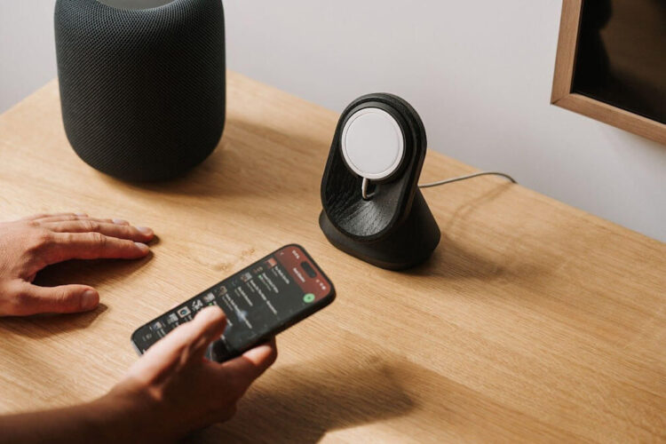 Attenzione al telefono che registra tutto quello che dici: ecco cosa fare per non essere spiati