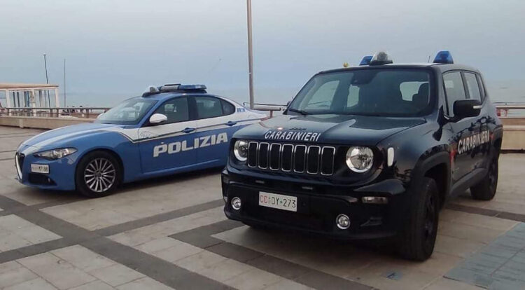 Controlli a Modica e Scicli: spaccio, atti osceni e coltelli: deferite in stato di libertà 4 persone