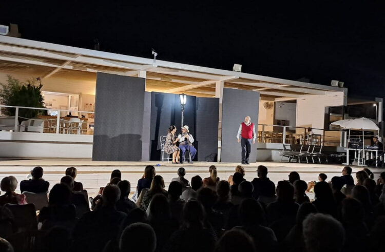 Teatro in spiaggia a Scoglitti: è sold out