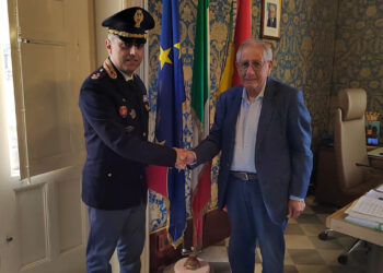 Gesto eroico a Vittoria, salva una donna intrappolata in una palazzina