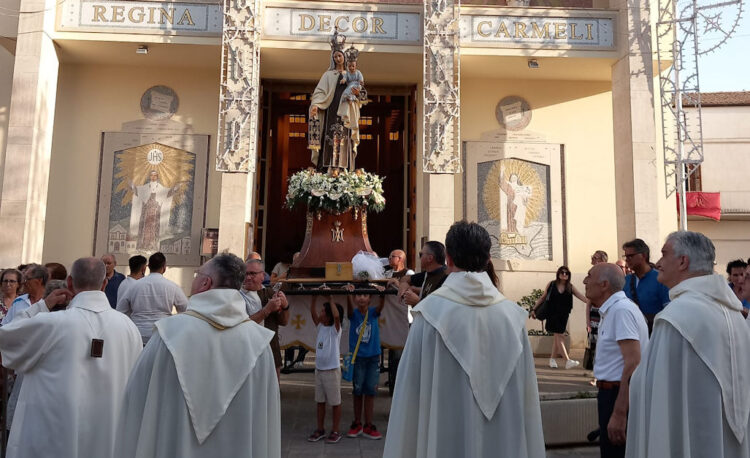 La festa esterna della Madonna del Carmine a Ragusa