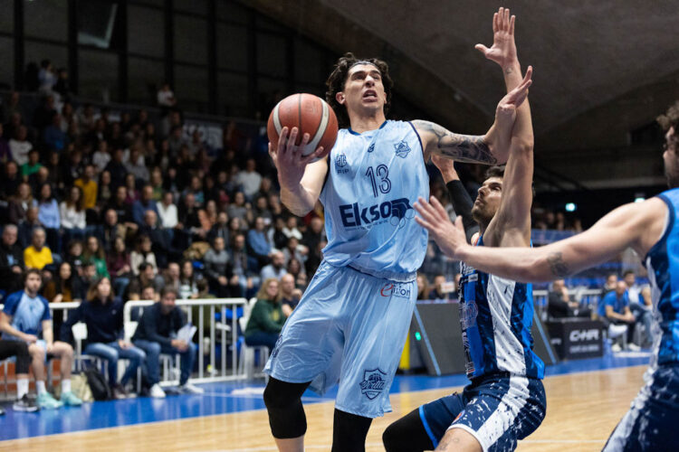 Vavoli resta alla Virtus Ragusa: la sua fisicità al servizio della squadra