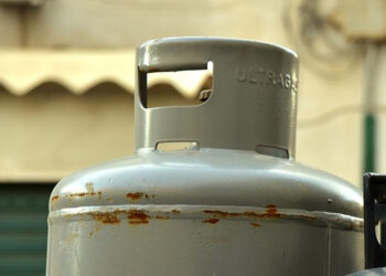 Paura a Comiso, minaccia di far esplodere bombola nel terrazzo di casa